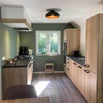 Familiehuis De Lariks - 12 Persoons Op De Veluwe בית נופש