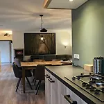 בית נופש Familiehuis De Lariks - 12 Persoons Op De Veluwe אוטרלו