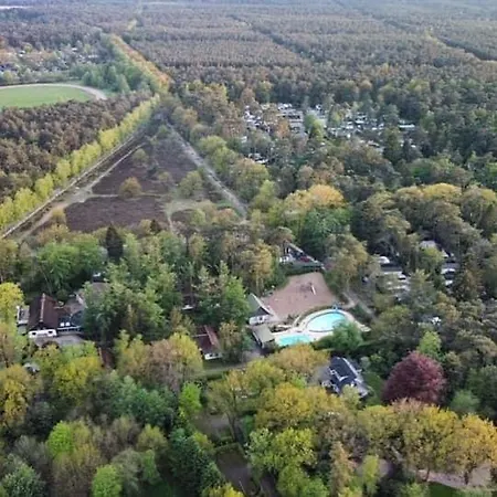 Semesterbostad Familiehuis De Lariks - 12 Persoons Op De Veluwe *